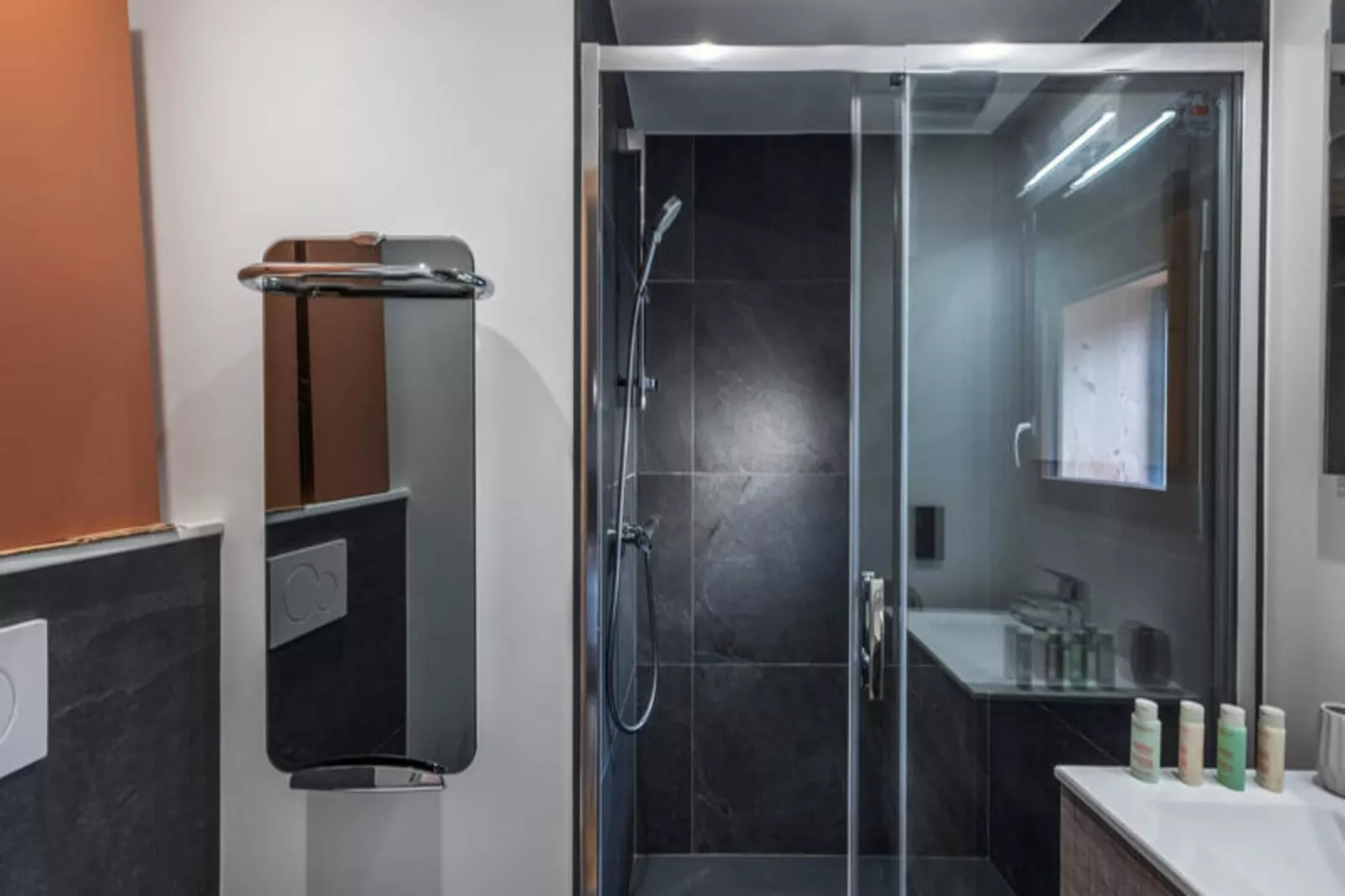 Résidence Claire De Lune 2-Bathroom