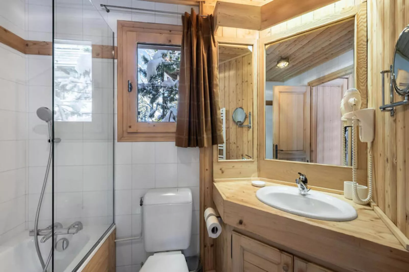 Résidence La Gelinotte-Badezimmer