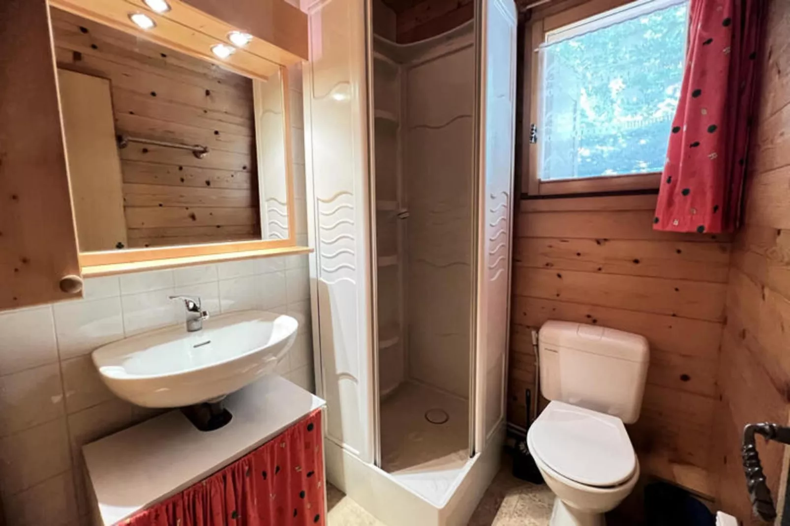 Chalets à La Clusaz-Außenbereich Sommer