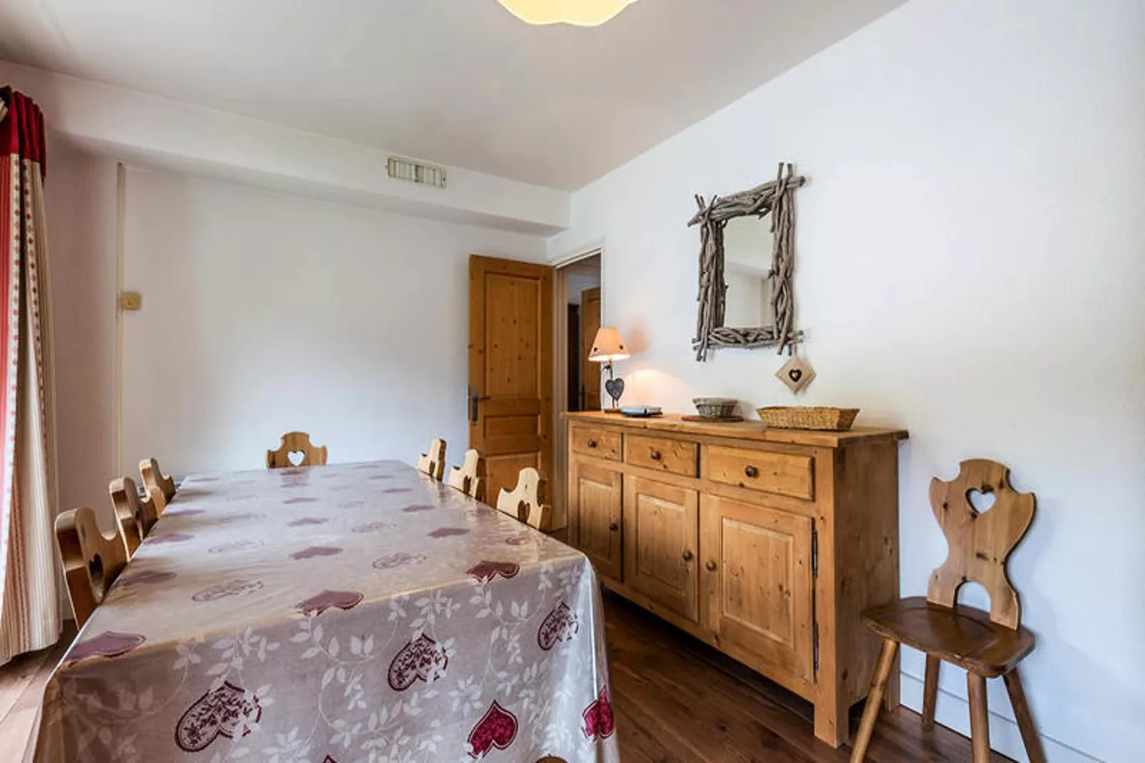 Résidence Bossonnet-Dining room