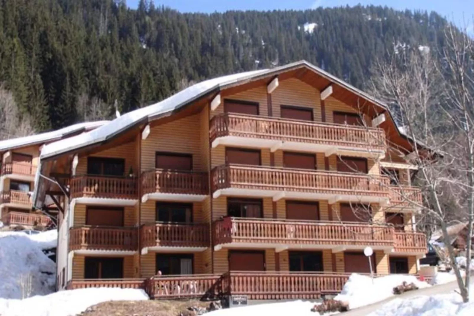 Résidence Les Perthuis-Exterior in winter