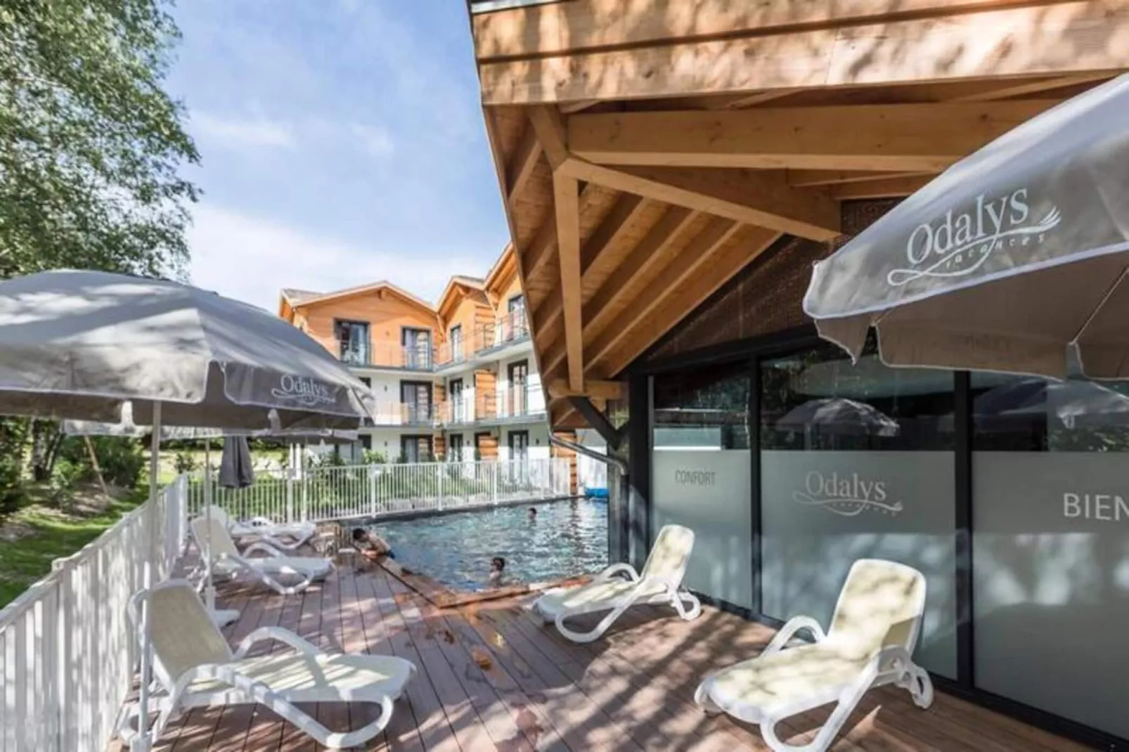 Résidence Prestige Odalys Isatis****-Exterior in summer