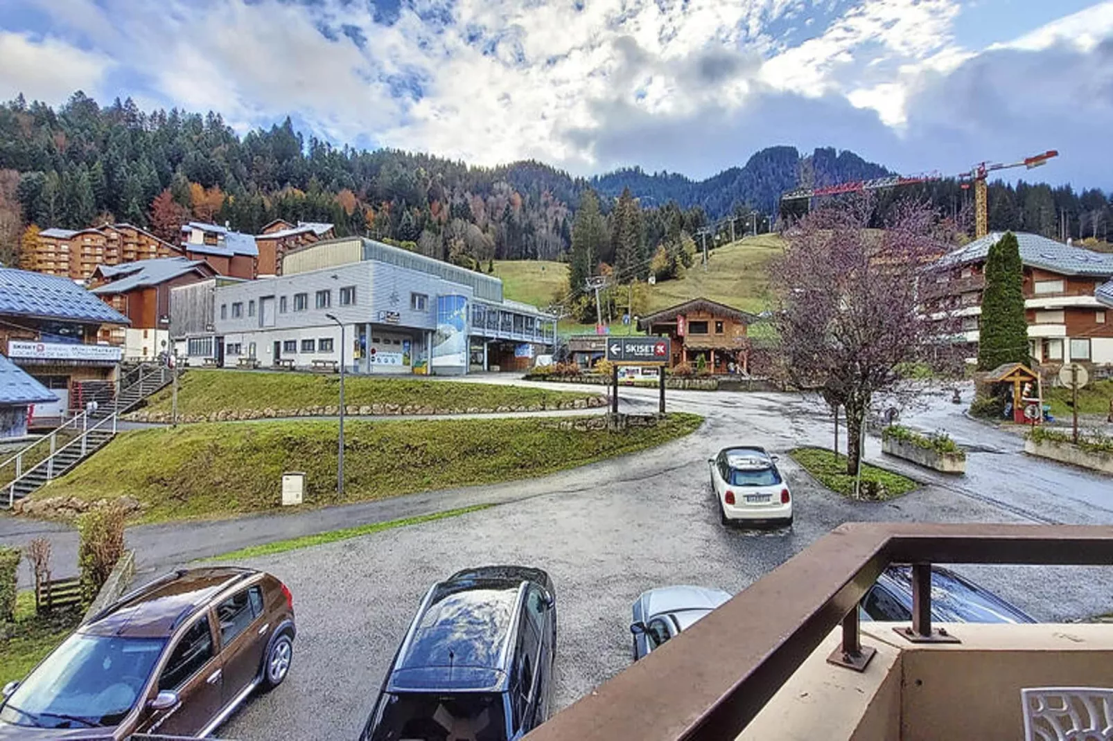 Appartements à Saint Jean d'Aulps-View in summer