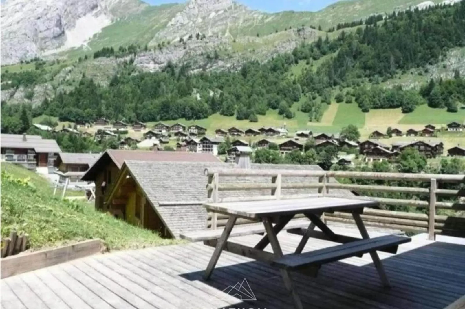 Chalet Le Trefle-View in summer