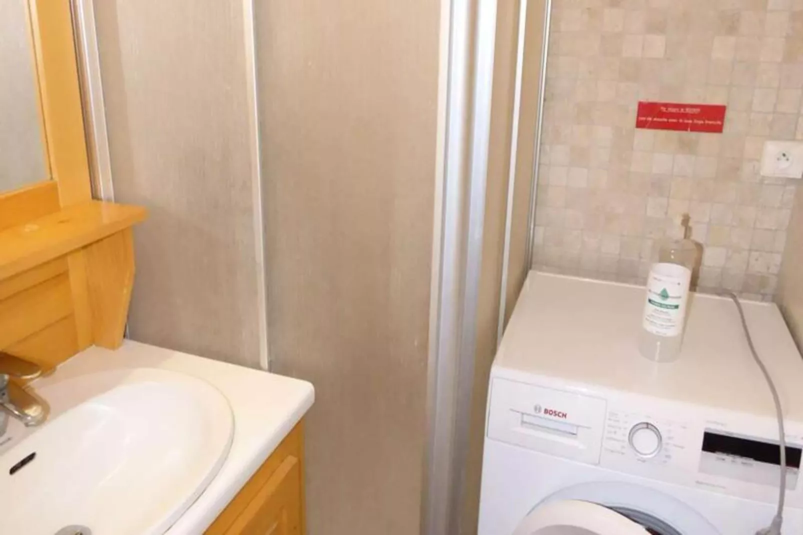 Résidence Cornillon B-Badezimmer