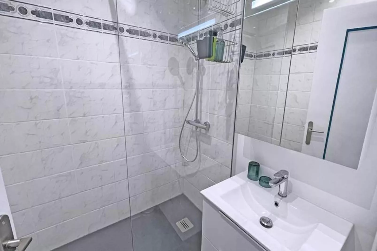 Résidence Les Dauphins-Bathroom