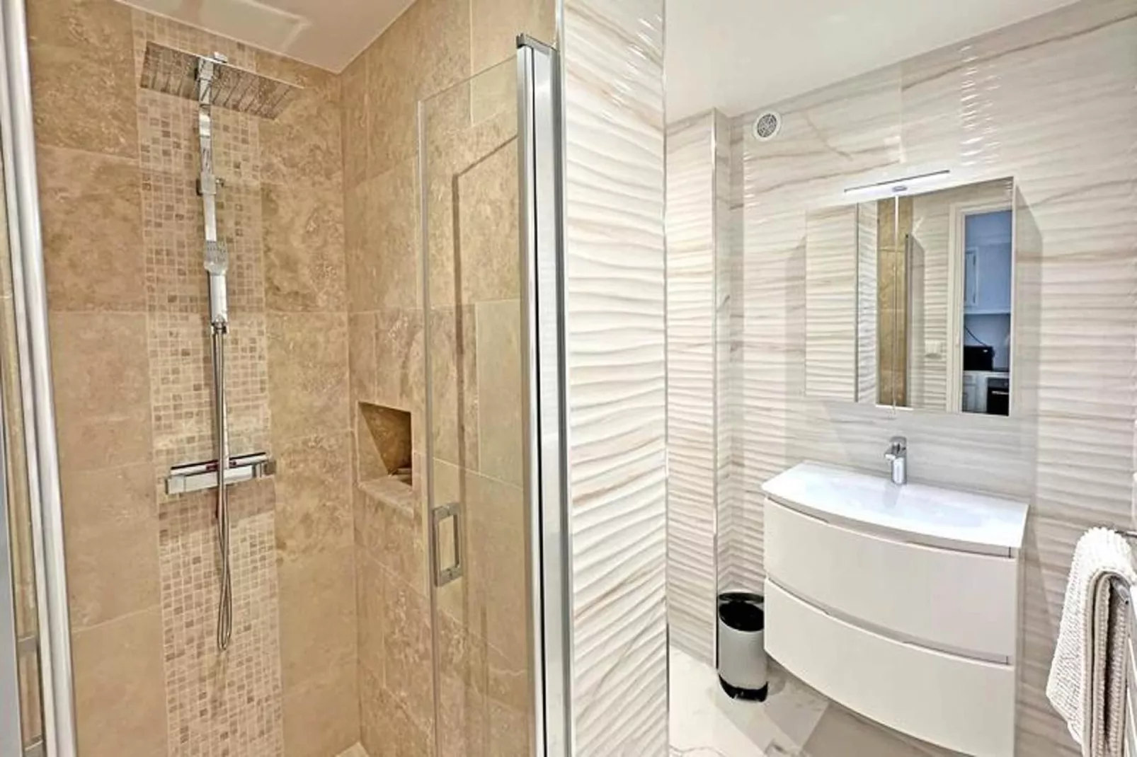 Résidence Le Neptune-Badezimmer