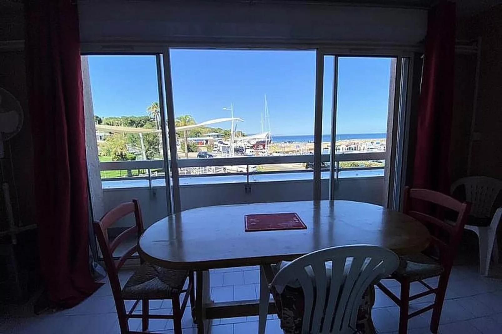 Résidence Port Helena Coudouliere-Dining room