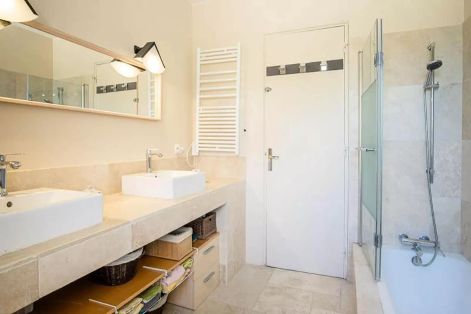 Maison De La  Bandine-Salle de bain