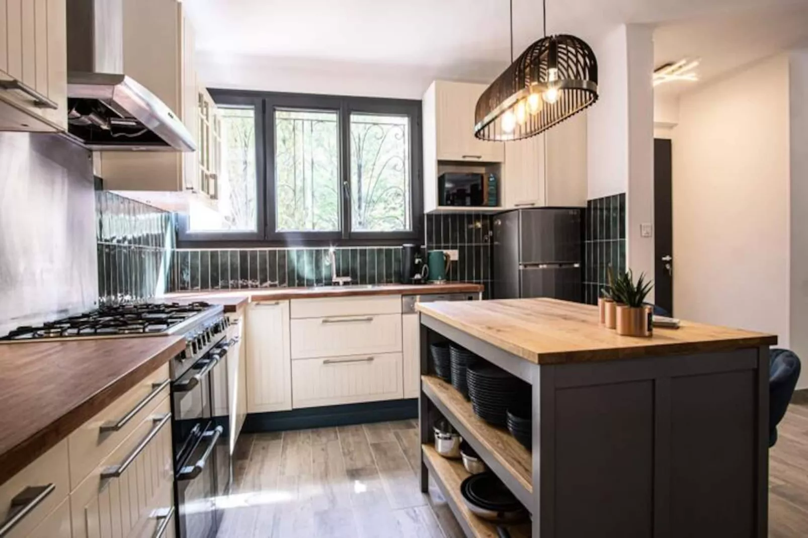 Maison Id&eacute;ale Pour Les Familles Avec Piscine Priv&eacute;e - Fontaine-de-vaucluse-Image-tags.