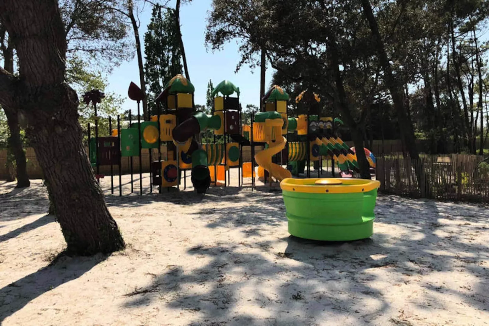 Mobil Home - Bungalow - Cottage à Saint-Hilaire-de-Riez-Image-tags.