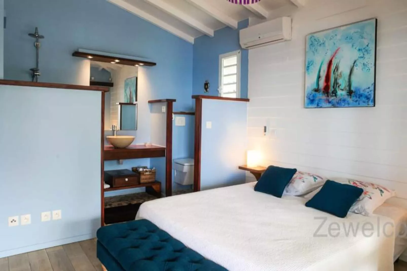 Villa Sea Front-Image-tags.