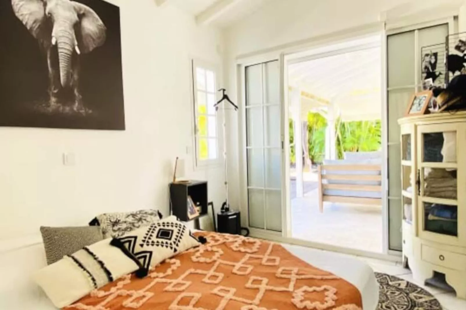 Villa Charlotte-Image-tags.