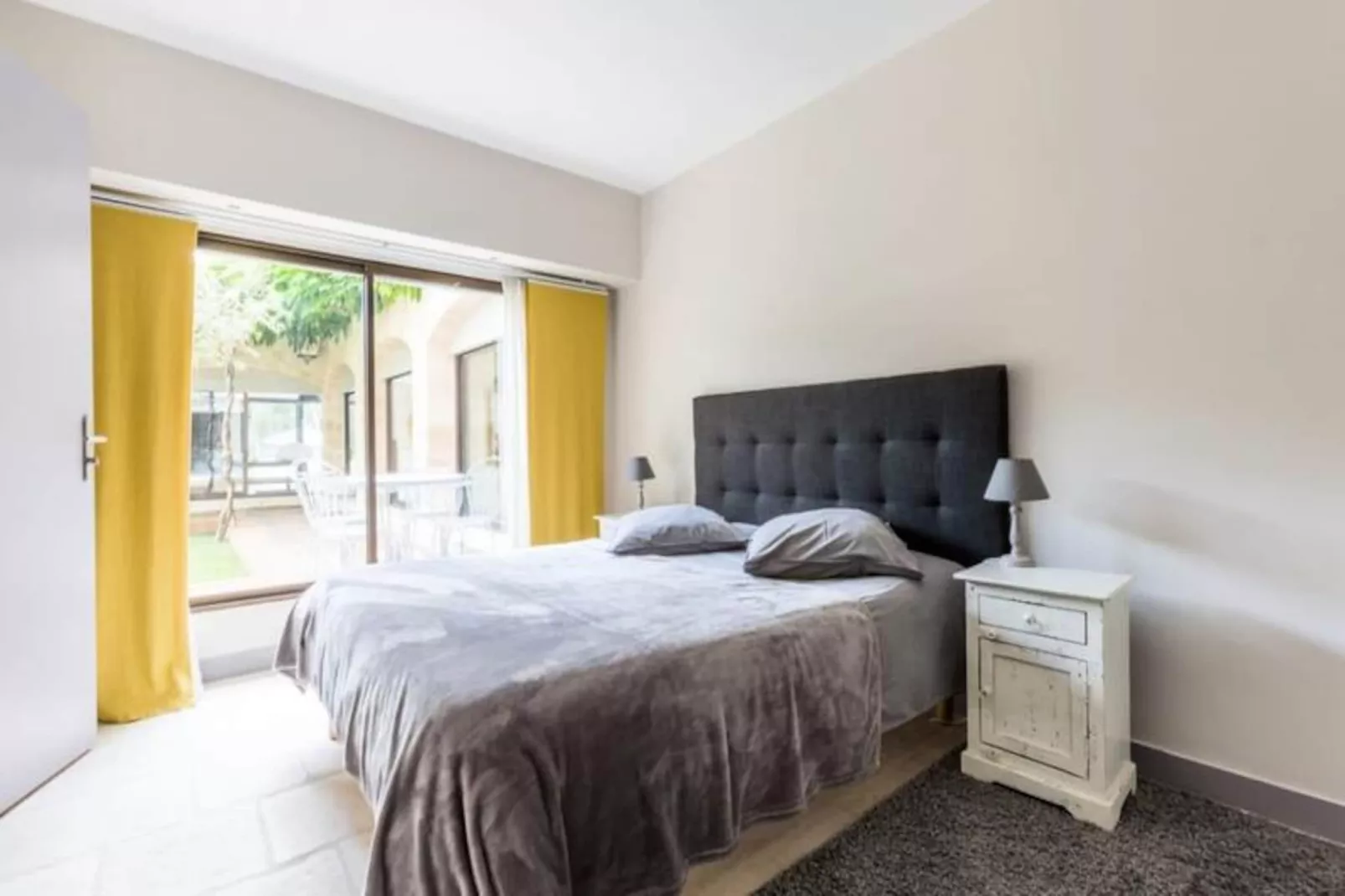 Superbe Villa Avec Vue, Entre Aix En Provence Et Luberon-Image-tags.