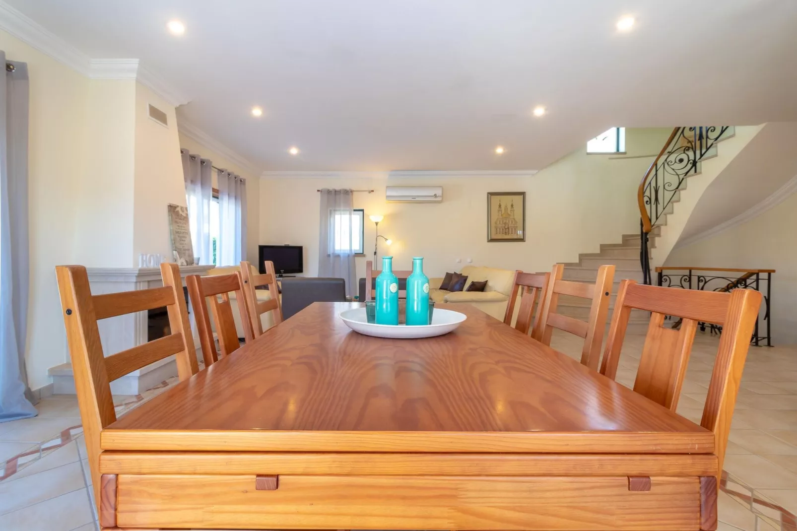 Casa Avilar-Dining room