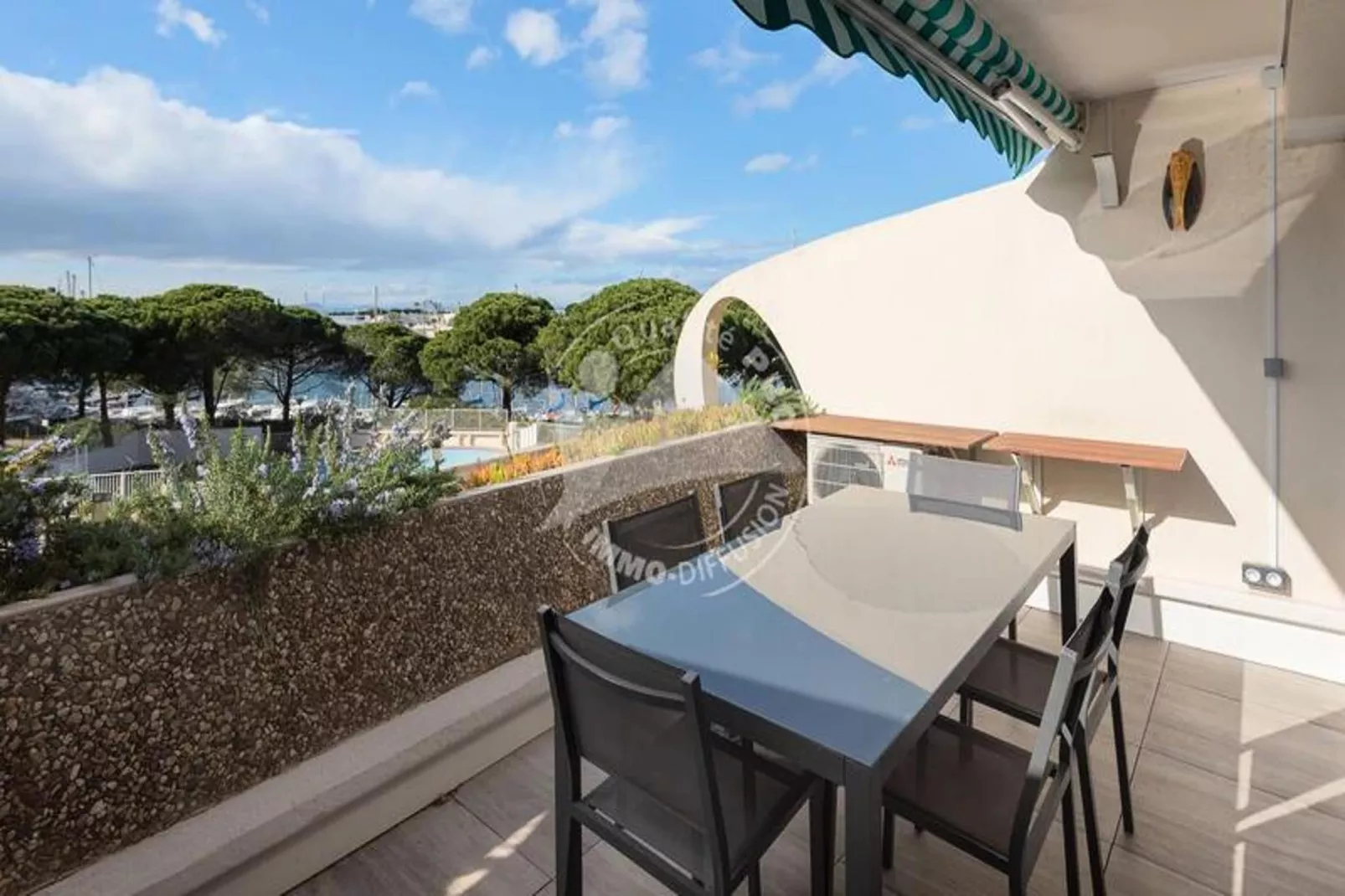 Résidence "le Quai Aux Fleurs"-Terrace balcony