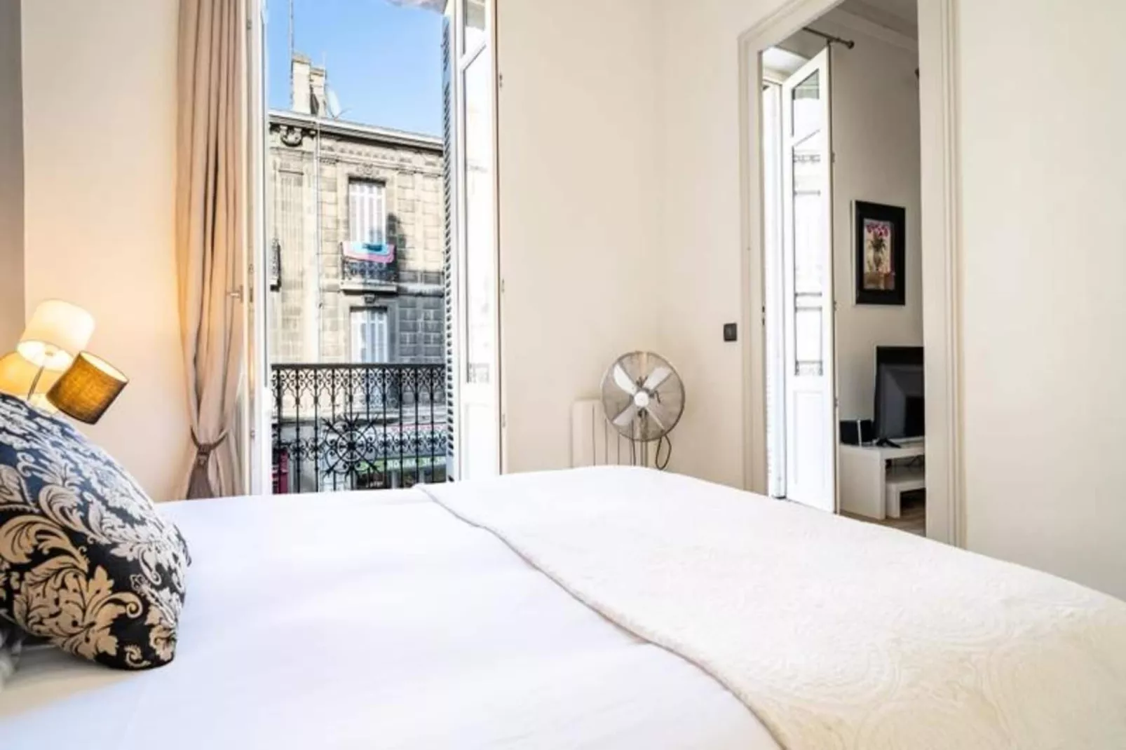 &eacute;l&eacute;gant Appartement Au C&oelig;ur Du Quartier Historique Saint-michel-Salon
