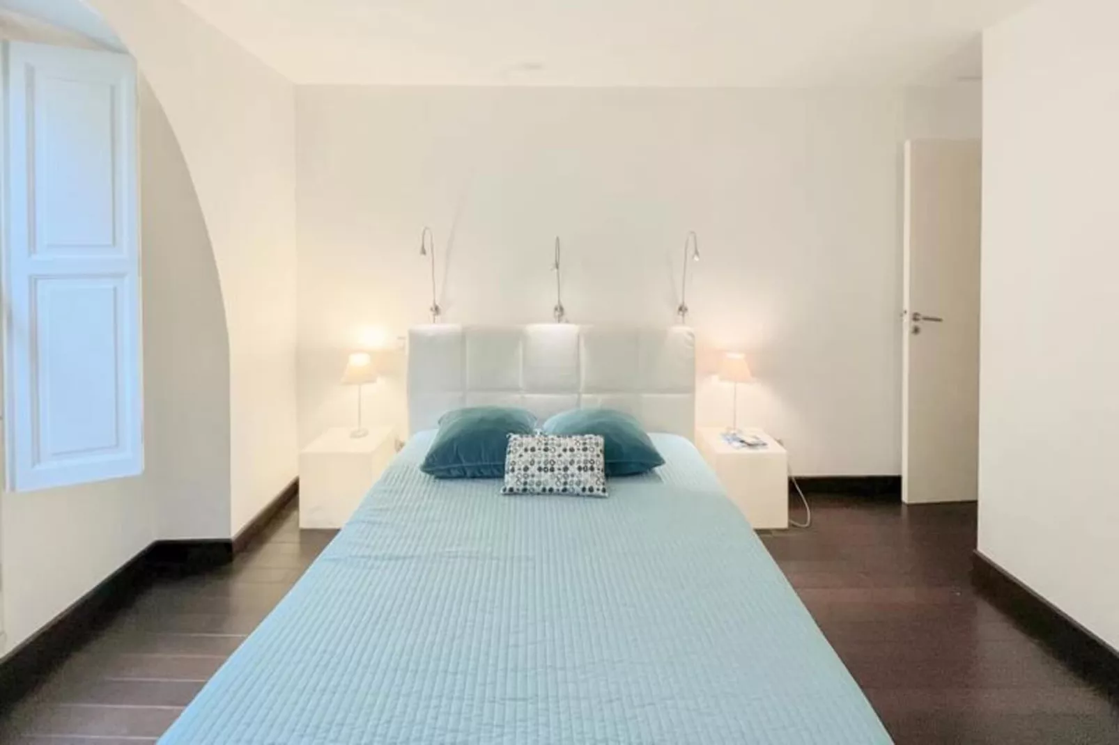 Appartement De Haut Standing Authentique Situ&eacute; Au Coeur Du Triangle D'or-Außenbereich Sommer