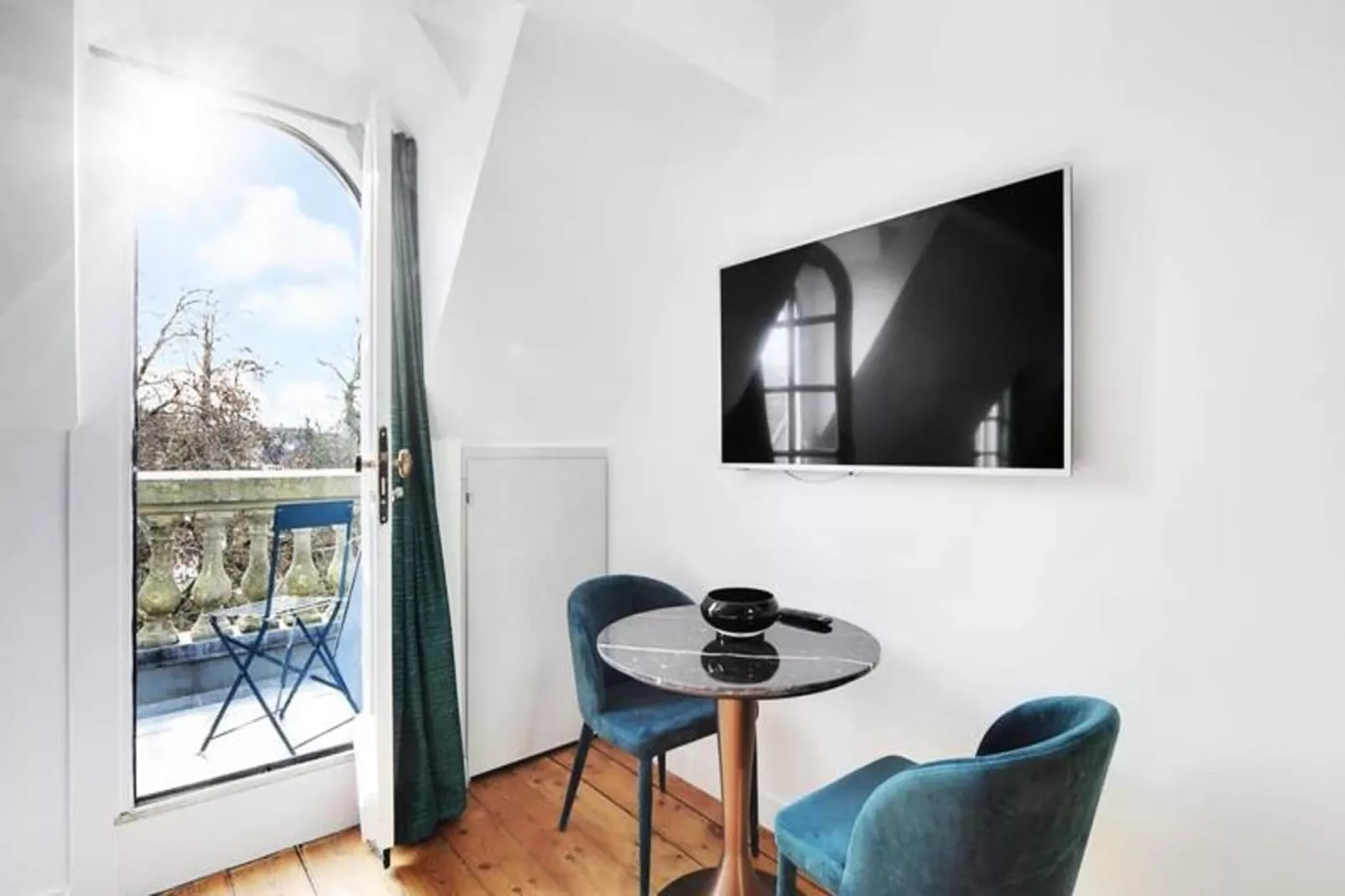 Maison Labruy&egrave;re - Suite Cosy Jardin-Exterior in summer