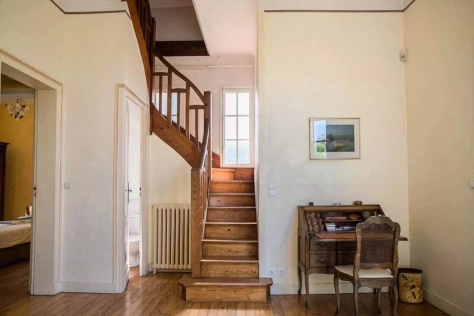 Villa  Arcachonnaise Spacieuse Au Style Authentique Proche De La Plage-Image-tags.