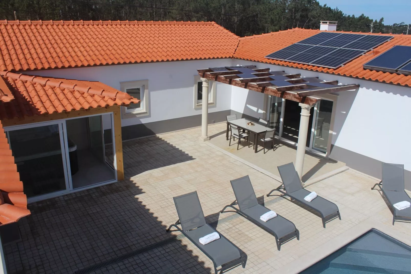 Villa Rosa-Exterior summer