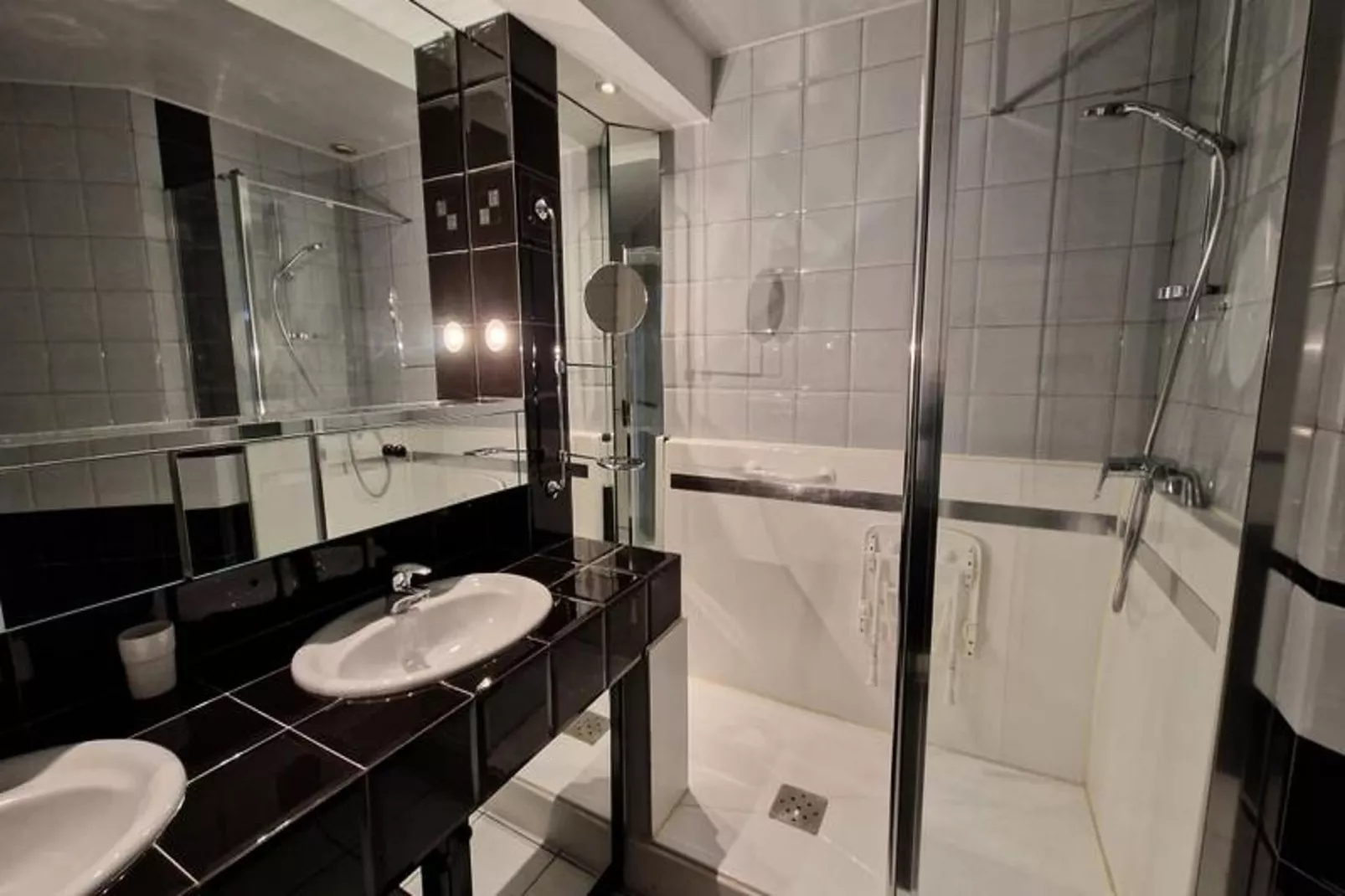 | Le Fantasque💃🏻| Hyper-centre, Commerces &agrave; Proximit&eacute; | T2-Badezimmer