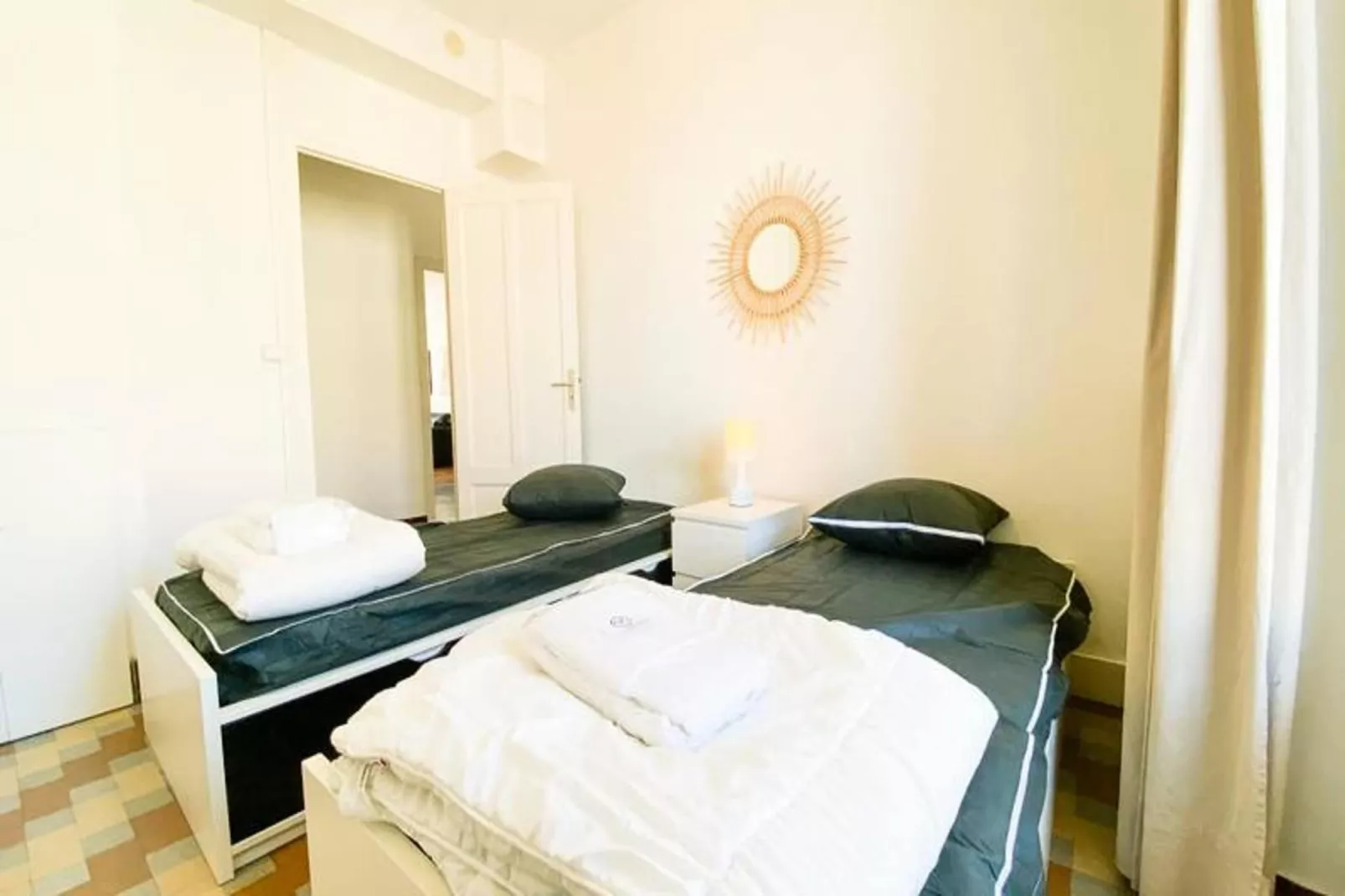 Le Berri'appart | T3 Tout &eacute;quip&eacute; | Tramway, Gare 🚡-Bedroom