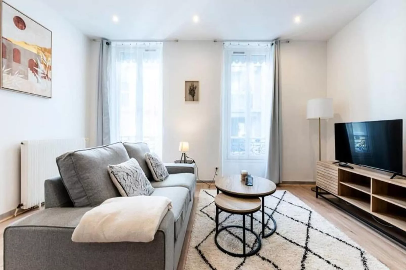 | La Gare Aux 400 Couverts 🚅 | Gare, Gem, Tramway-Salon