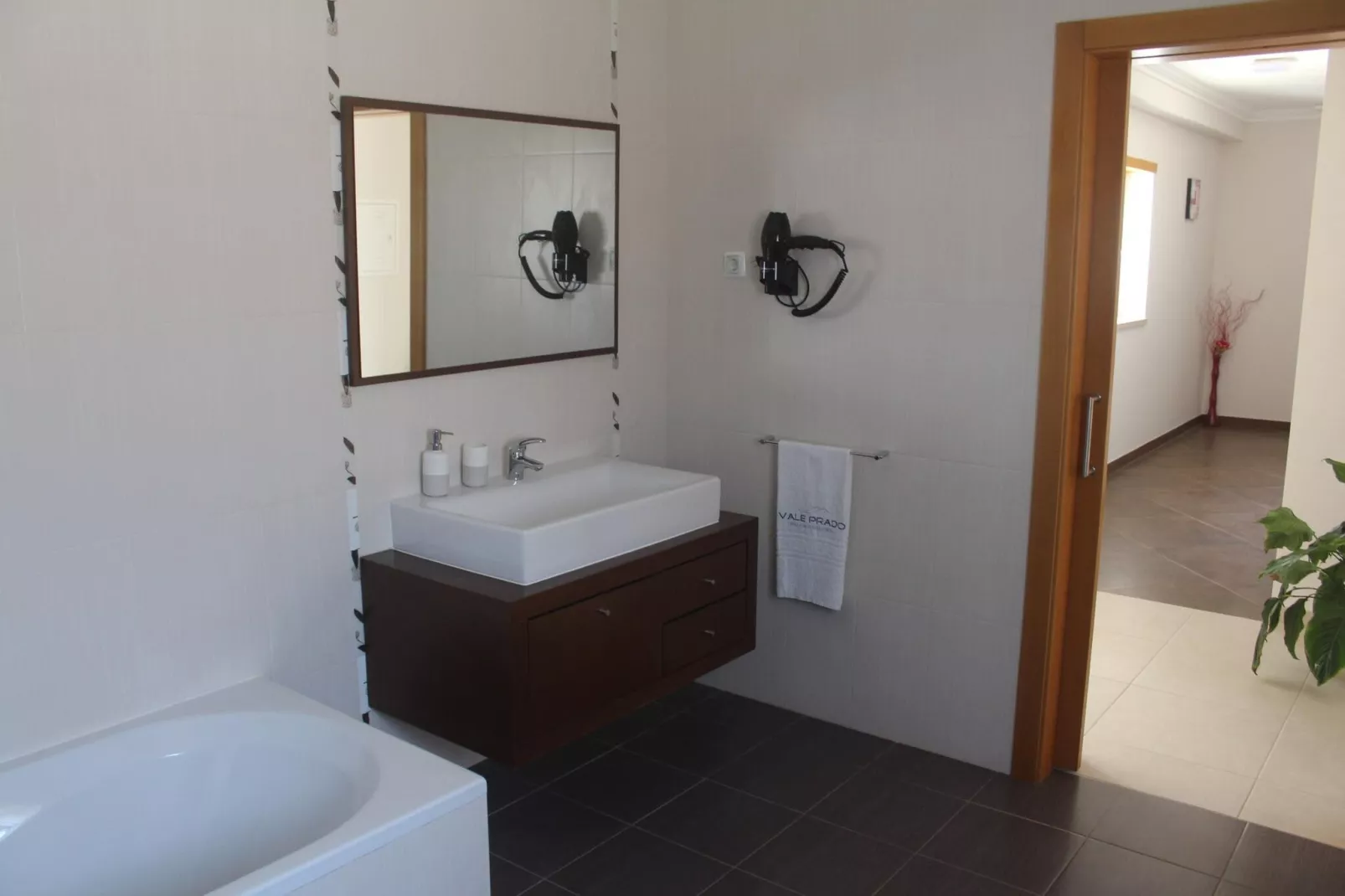 Villa Rosa-Bathroom