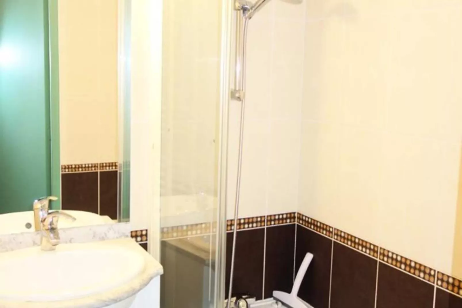 Résidence Balcons D'huez-Bathroom