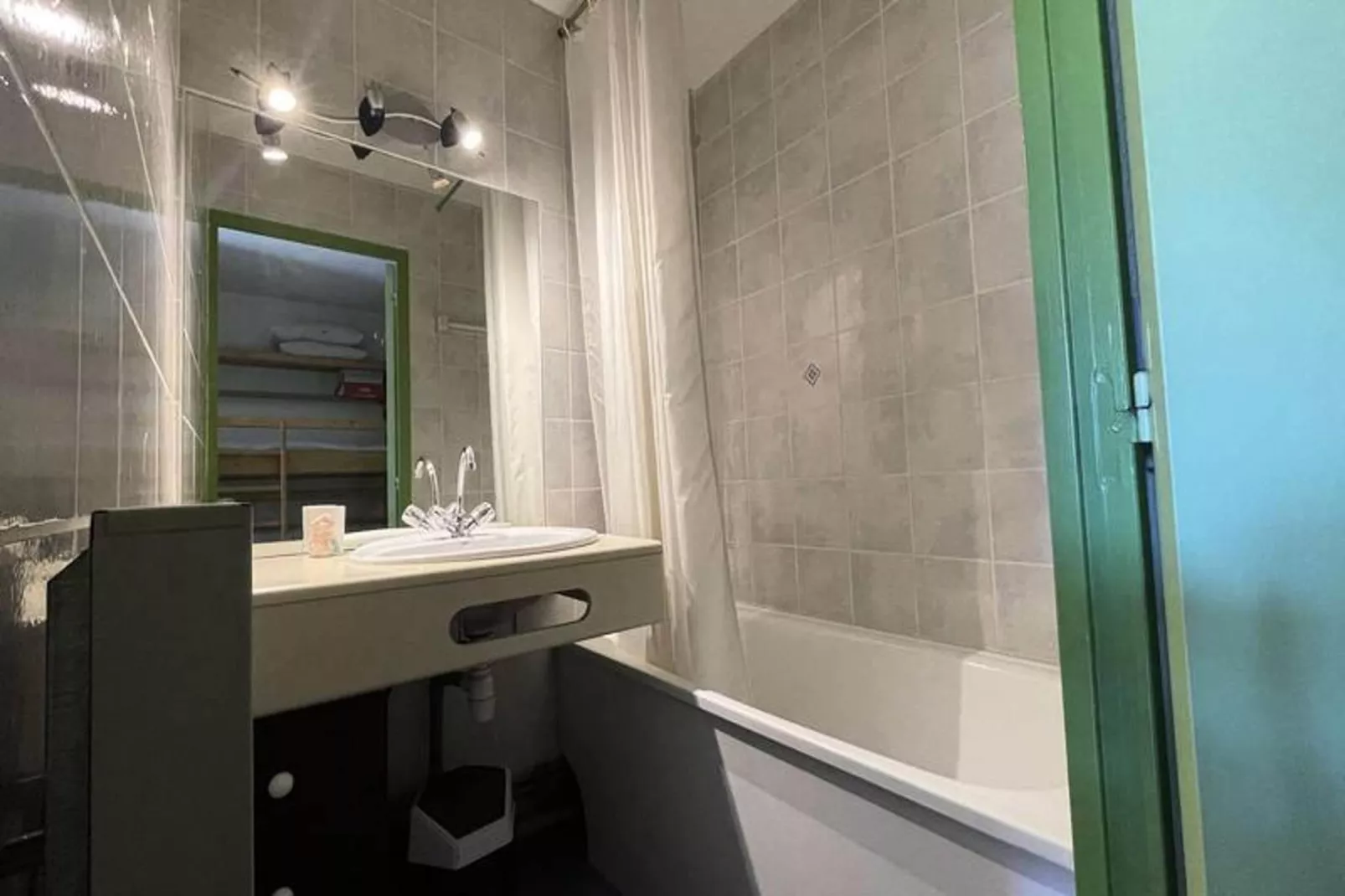 Résidence Meije 10- Porte J3-Badezimmer