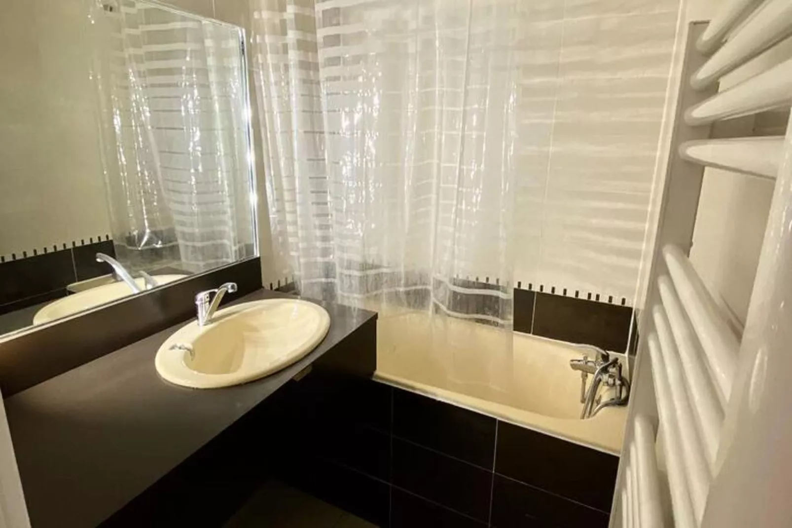 Résidence Prapelier-Salle de bain