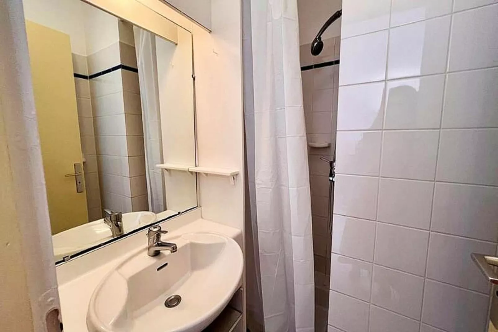 Résidence Parc Bois D'amour-Salle de bain