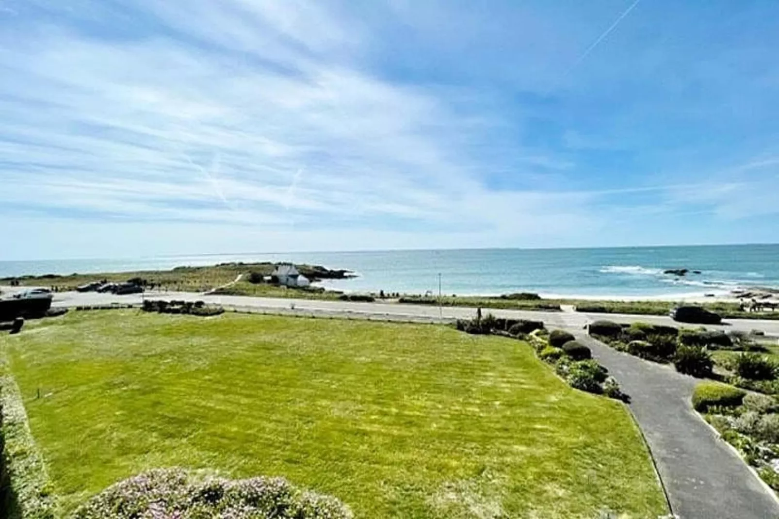 Résidence Les 3 Iles-View in summer