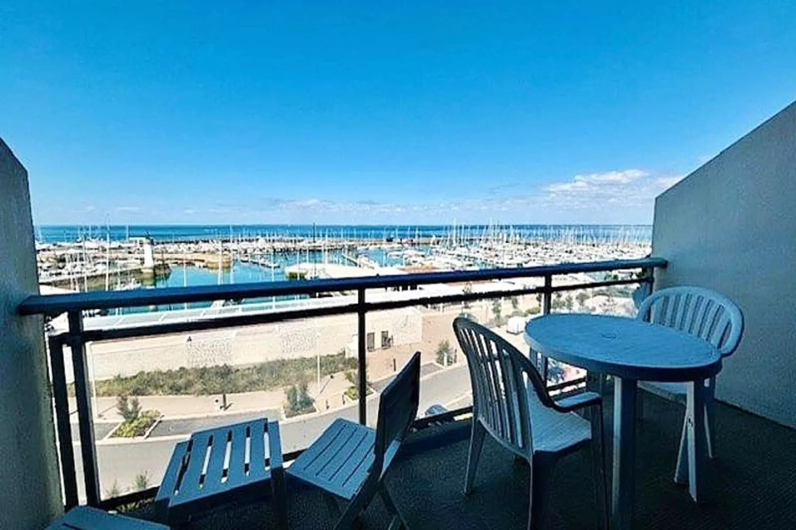 Résidence Le Mane-Terrace balcony