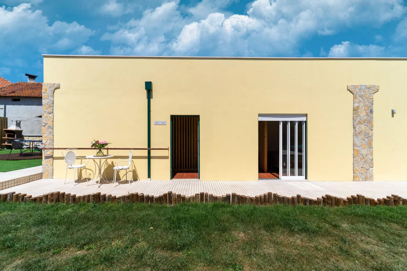 Moinho-Exterior summer