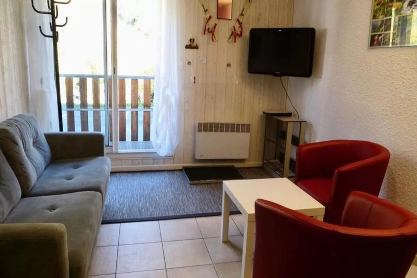 Résidence Neouvielle-Dining room