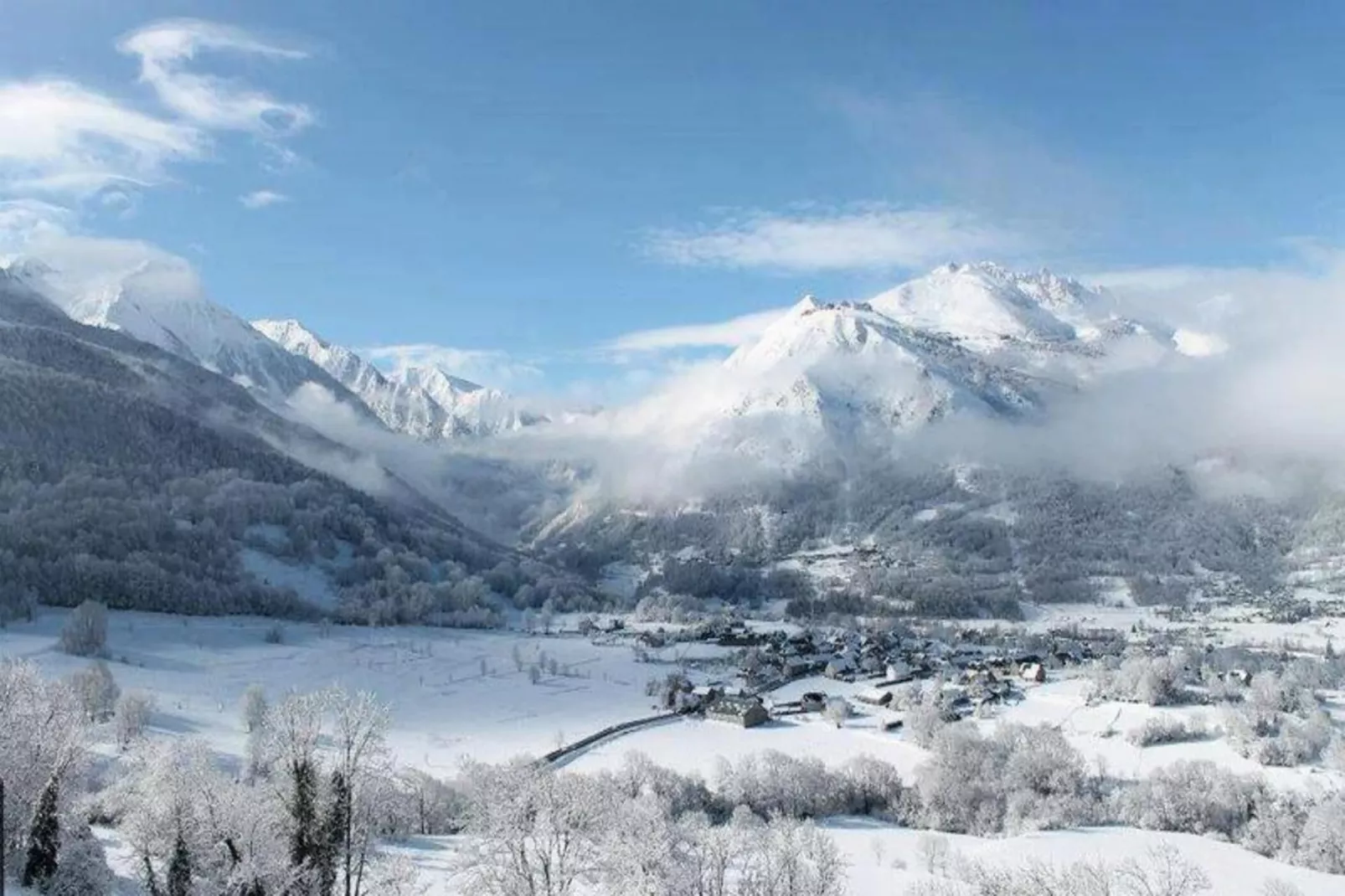 Résidence Aurette:neouvielle-Area within 1km in winter