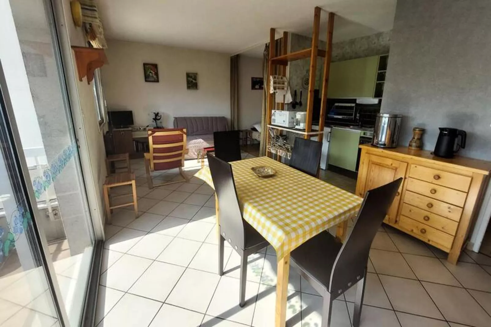 Résidence Le Comte Vert-Dining room