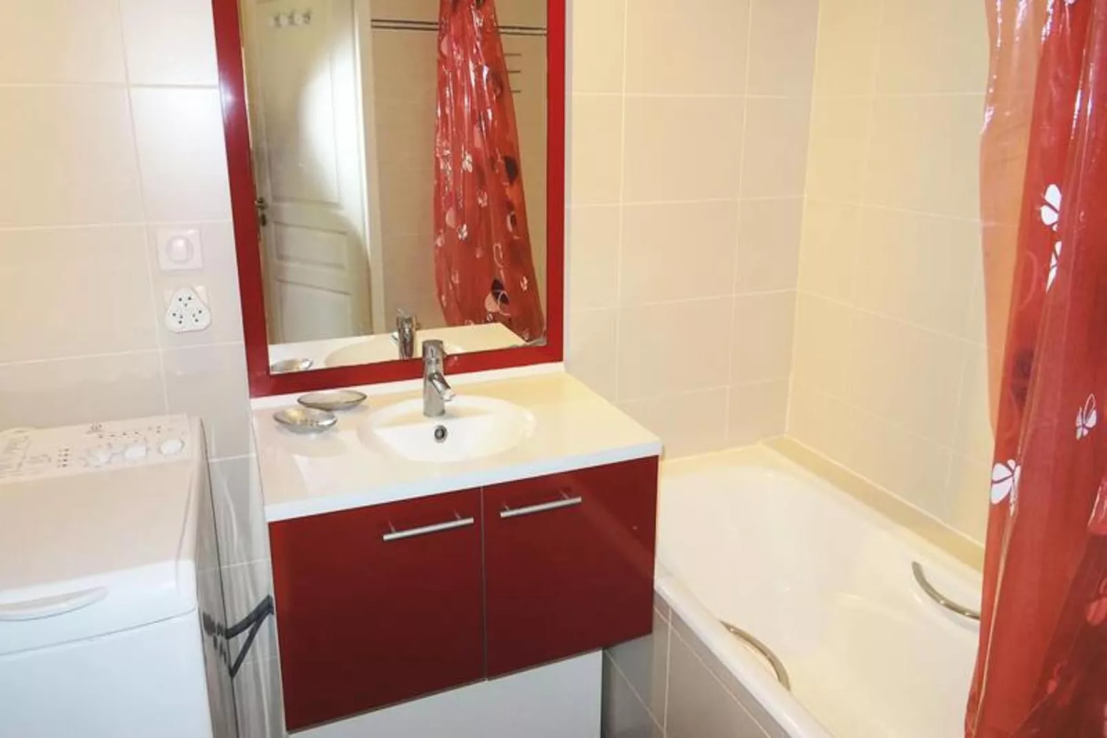 Residence Les Aiguieres-Bathroom