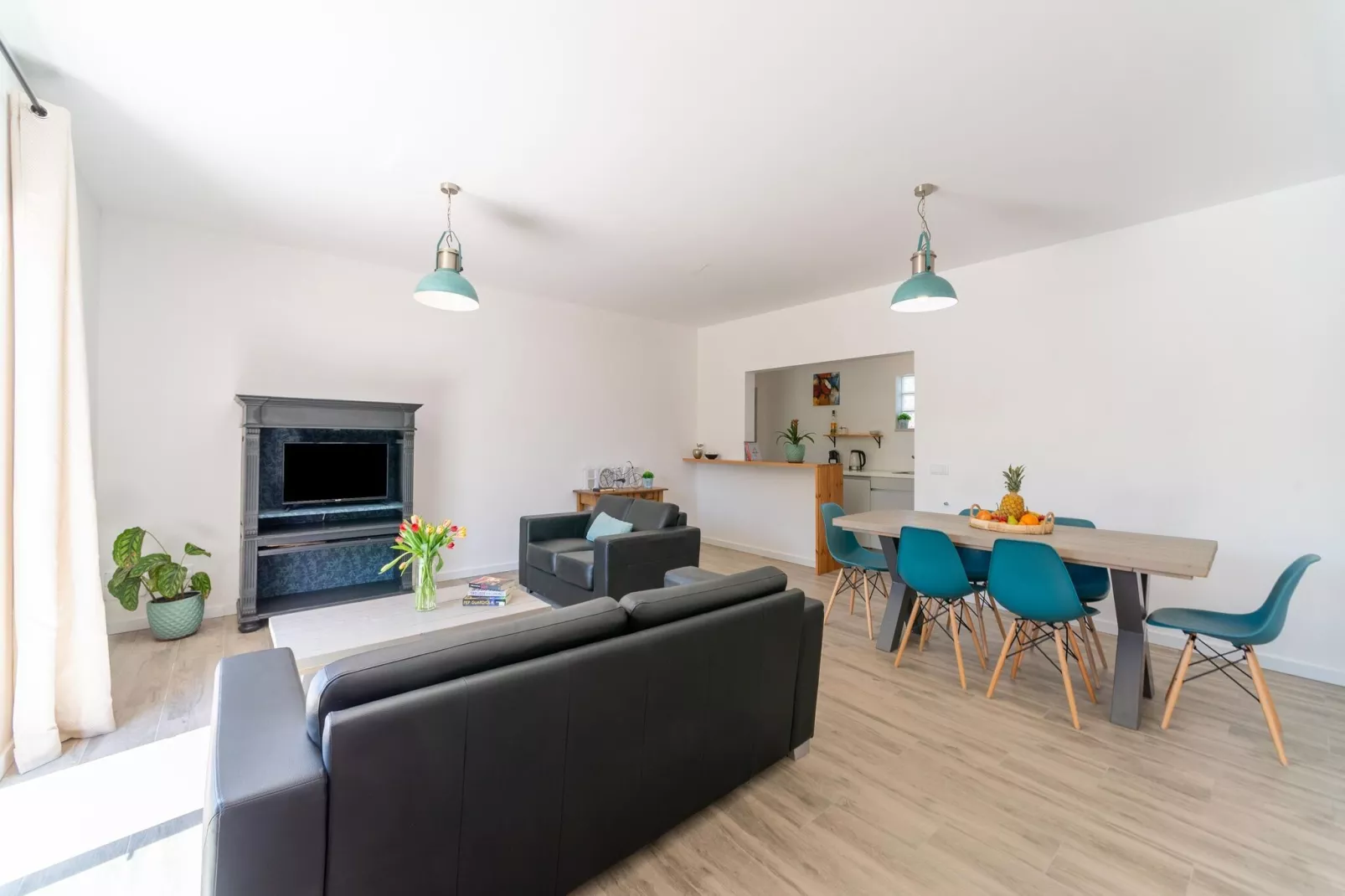Tulipa-Living room
