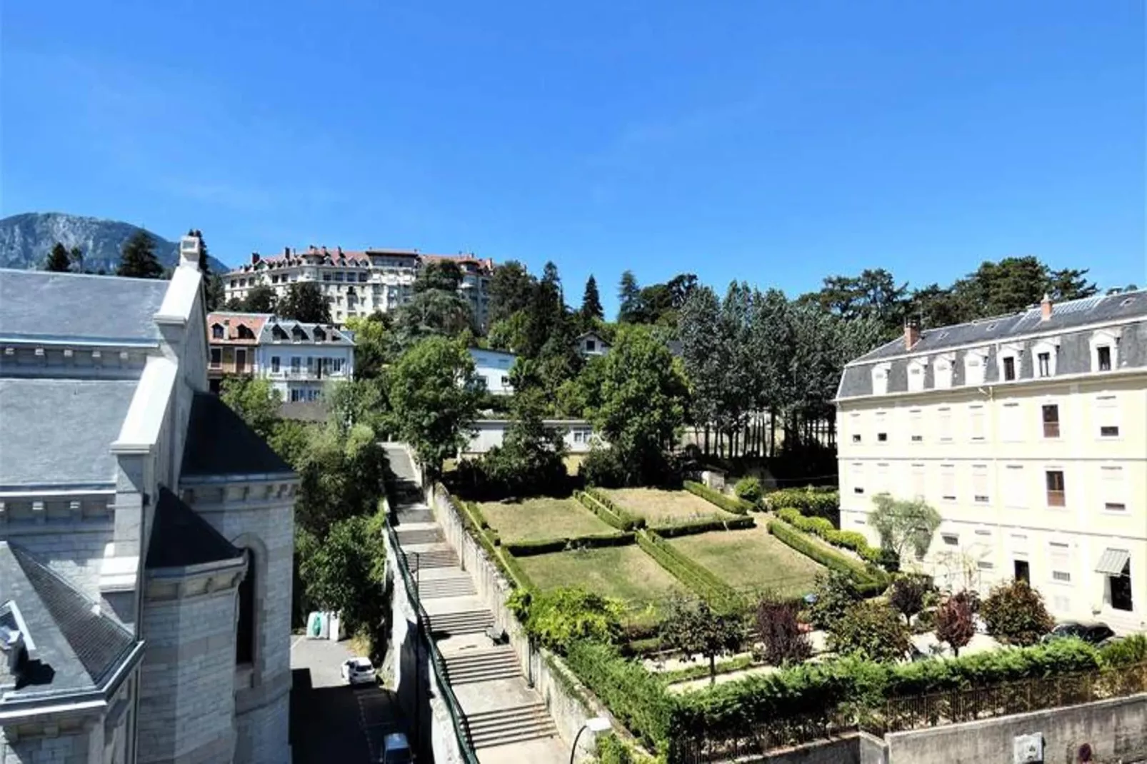 Résidence Le Chateau Durieux 2-Areas within 1km in summer