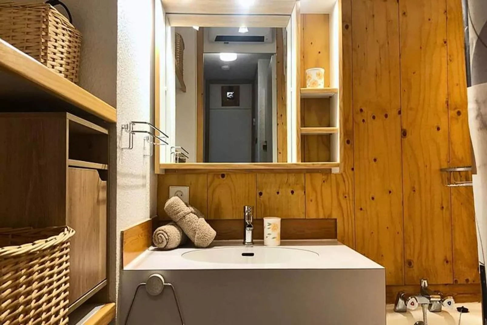 Résidence Camarine-Salle de bain