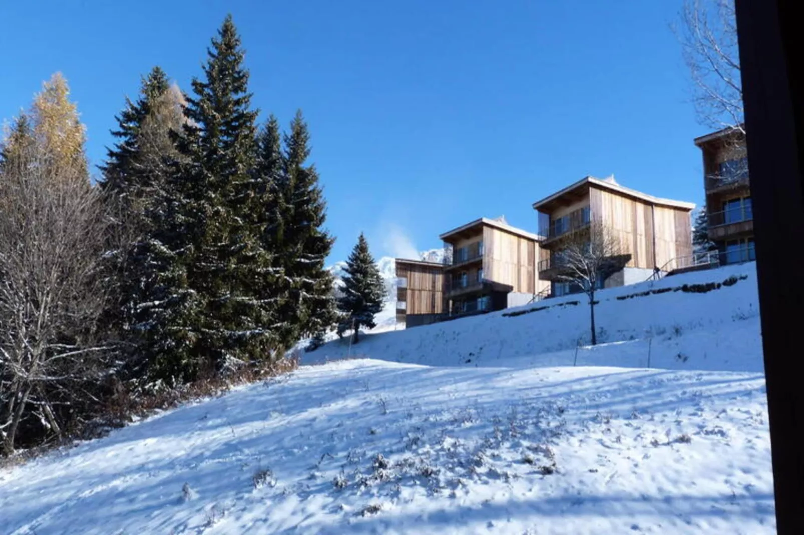 Résidence Aiguille Grive Bat I - Exterior in summer