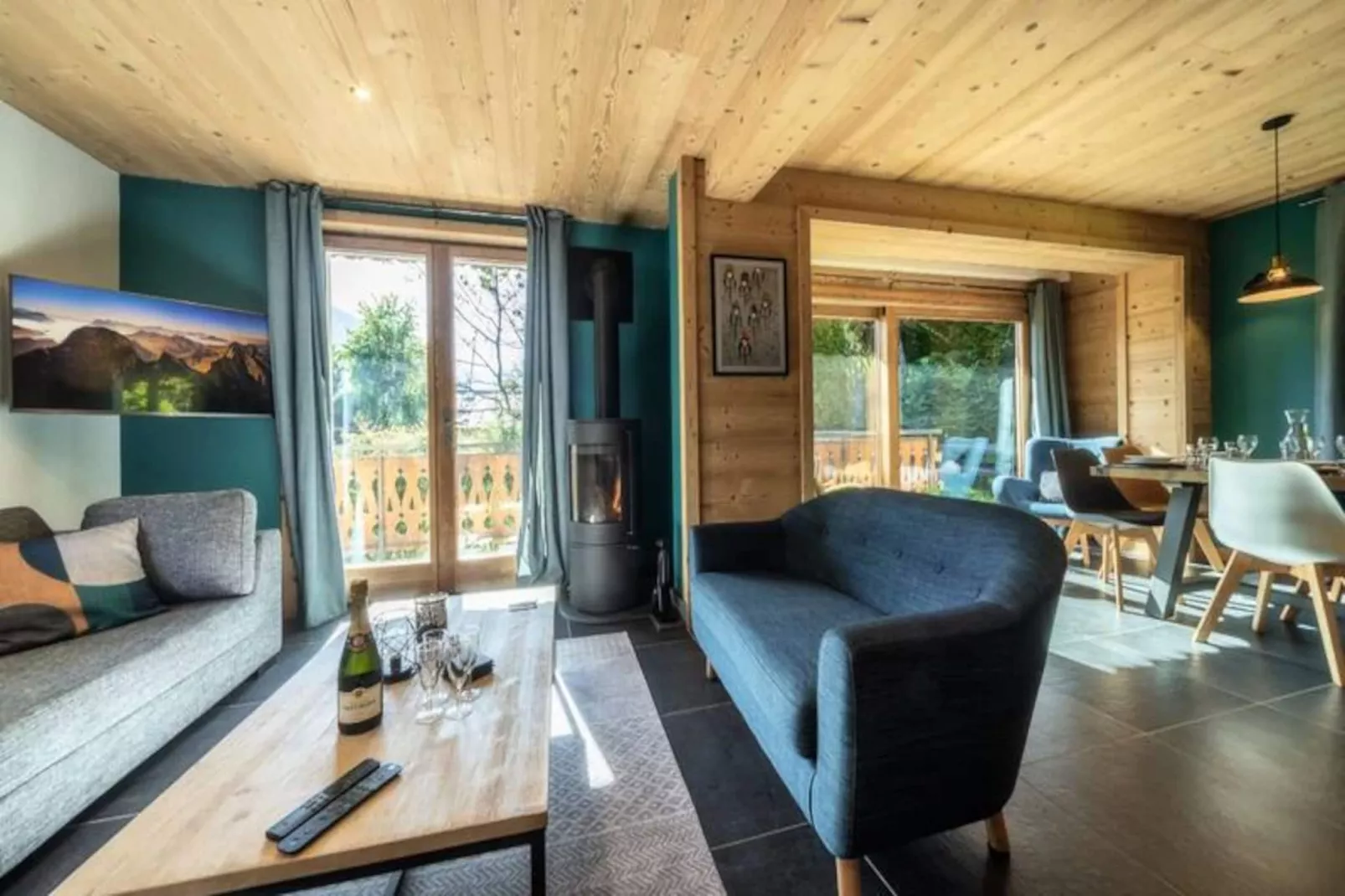 Chalet Roji-Image-tags.