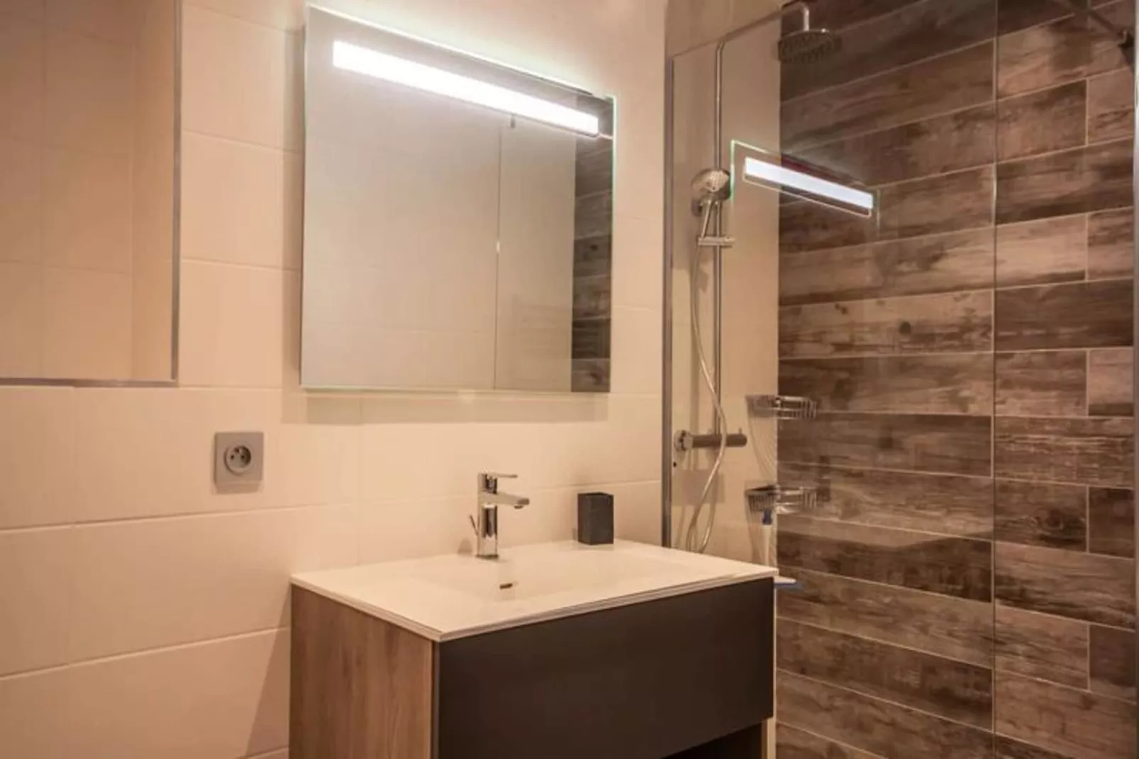 Résidence Les Portes Du Pleney-Bathroom