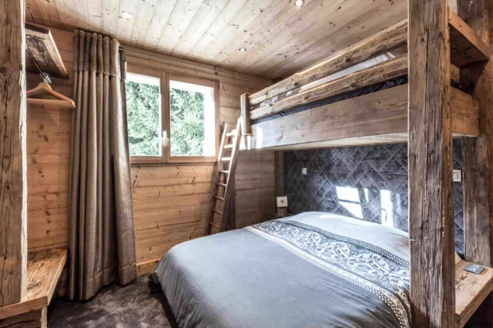 Résidence Pascal-Außenbereich Sommer