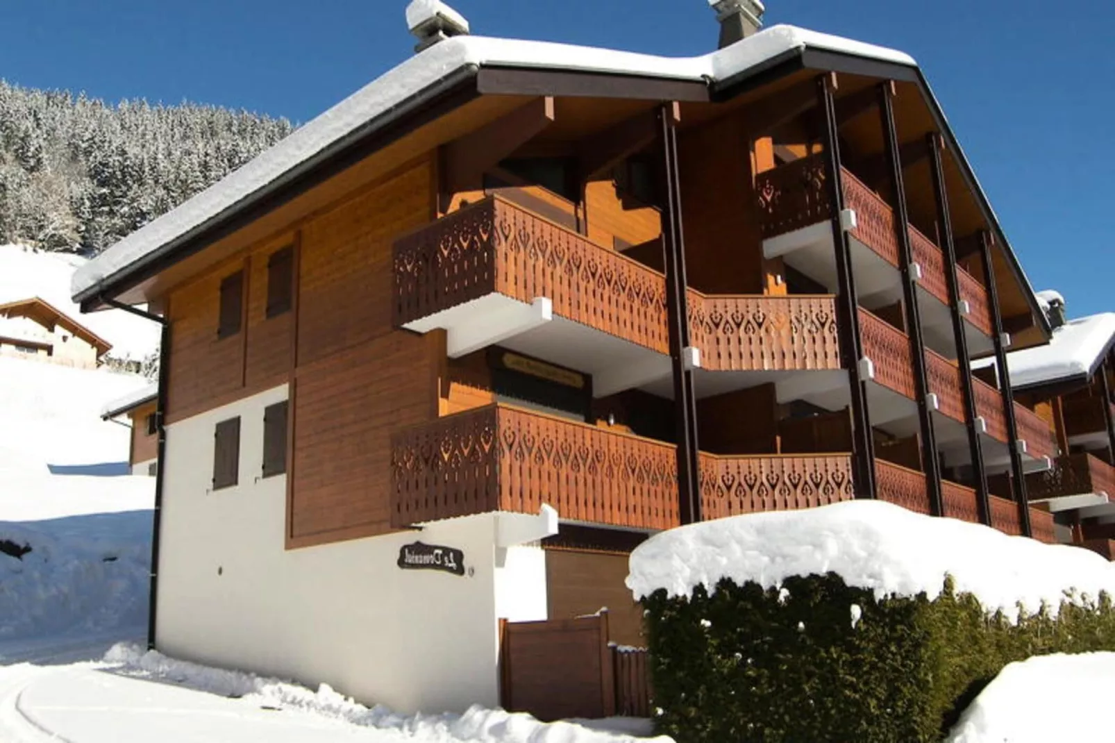 Résidence Domanial B-Außenbereich Sommer