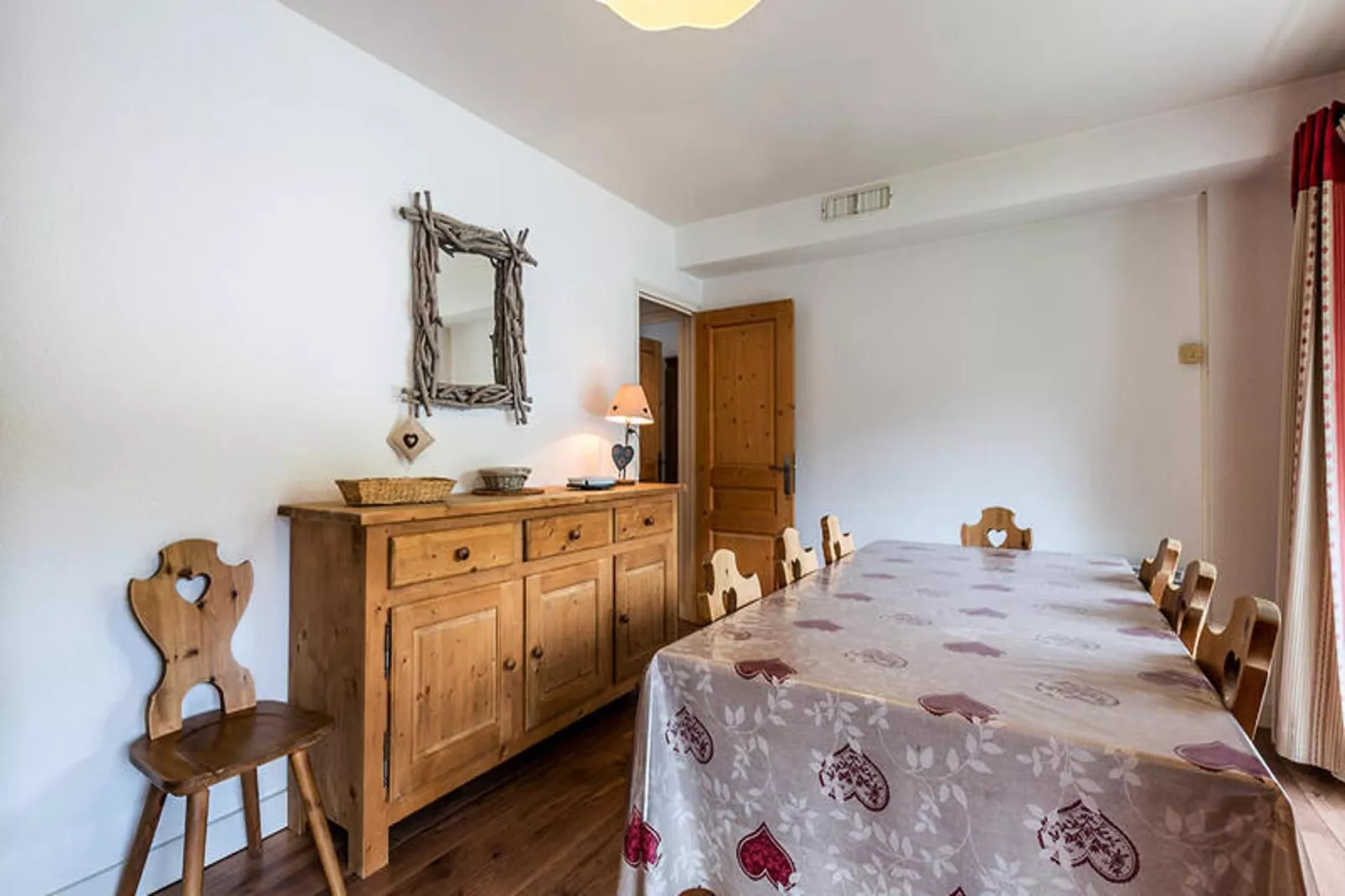 Résidence Bossonnet-Dining room