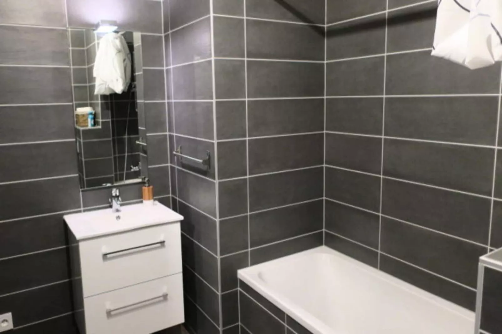 Résidence Les Quatres Elements-Bathroom